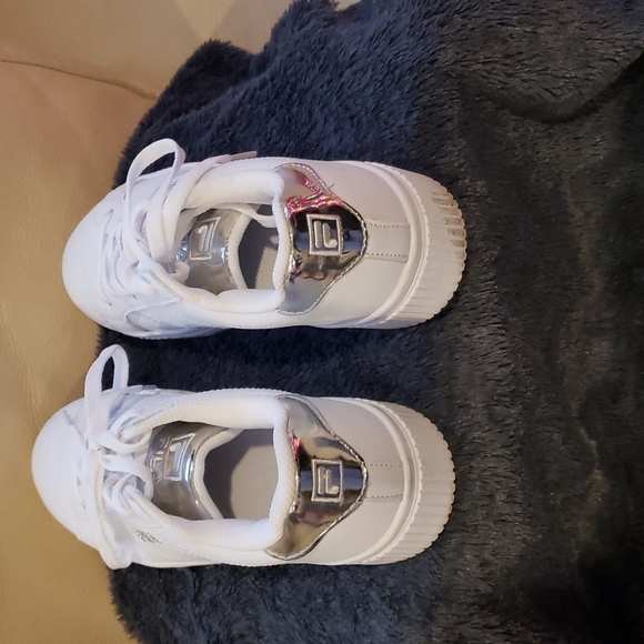 Fila shoes - Picture 3 of 4